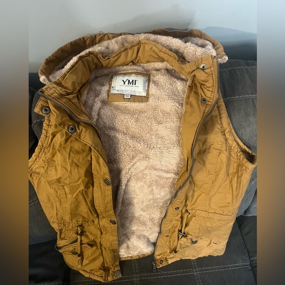 Fall vest - Picture 3 of 4